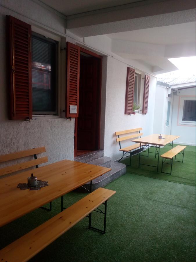 Hostel Corner 021 Новий Сад Екстер'єр фото